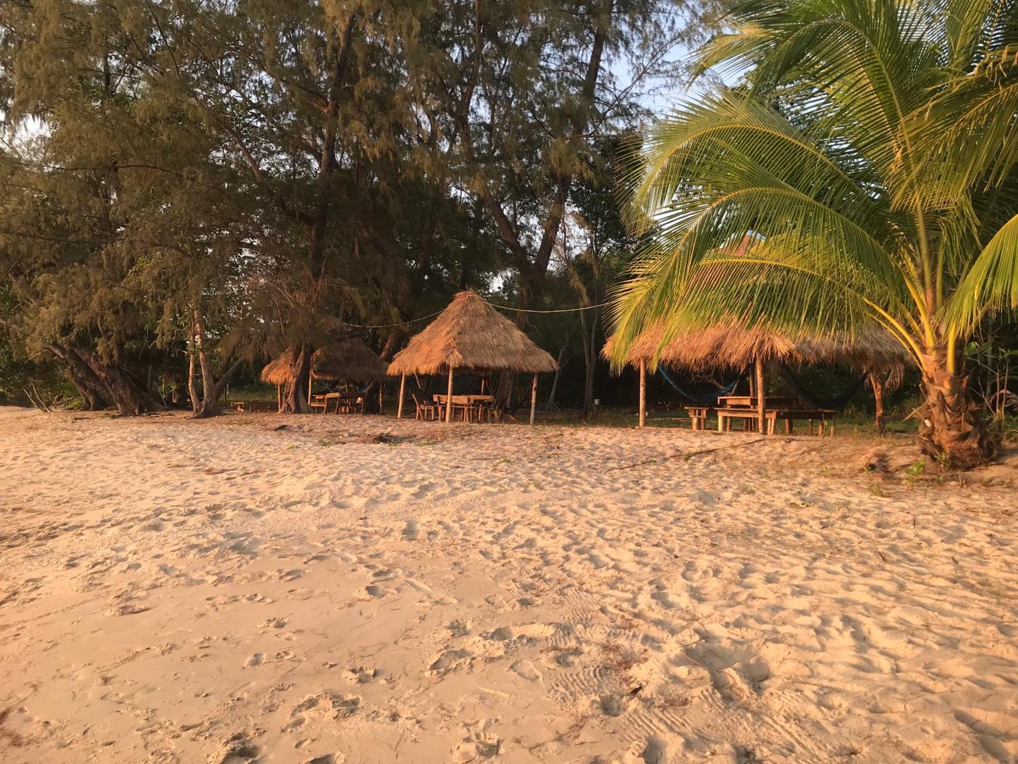 Hostel Naks Shack Koh Ta Kiev Exterior foto
